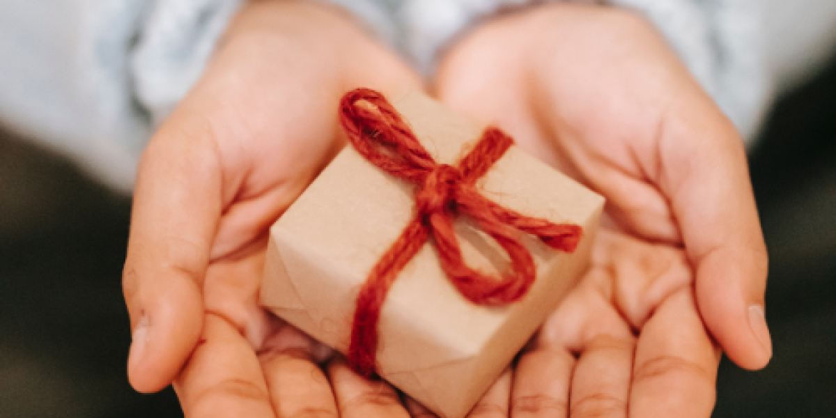 The importance and power of praise in an organization